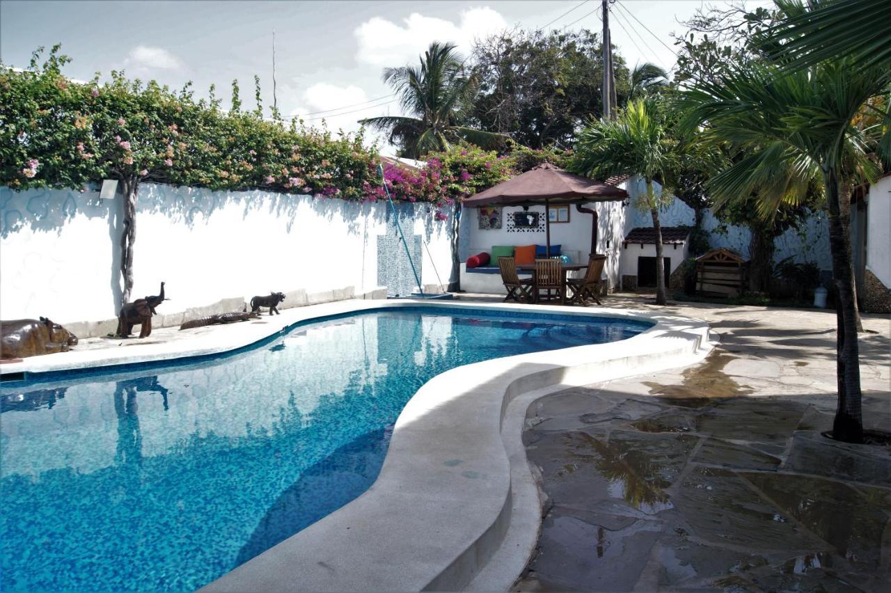 Luciano & Grace Apartments Watamu Extérieur photo