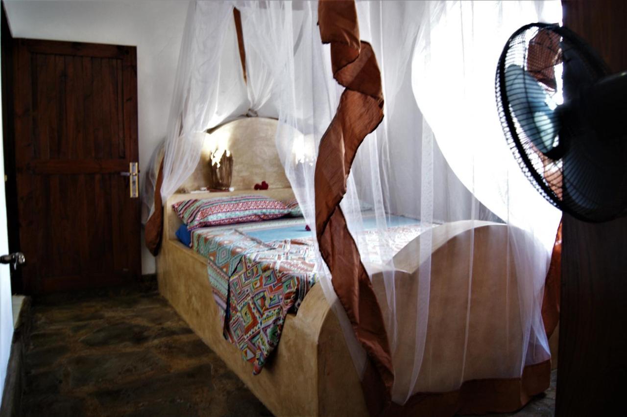 Luciano & Grace Apartments Watamu Extérieur photo