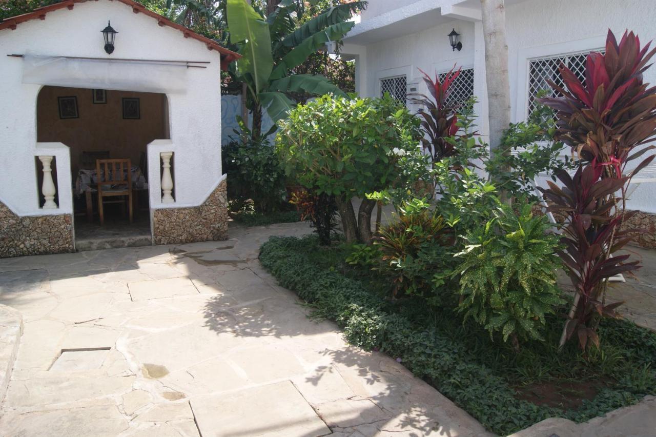 Luciano & Grace Apartments Watamu Extérieur photo